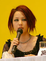Mika Nakashima a Nana sajttjkoztatjn