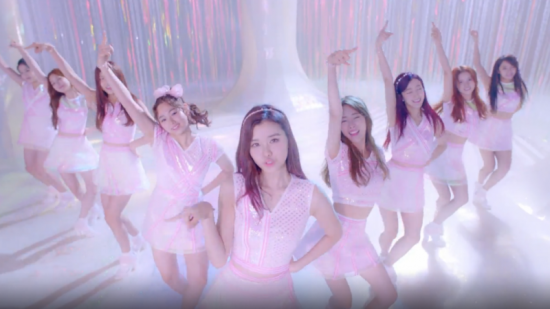 gugudan-wonderland-mv-800x450